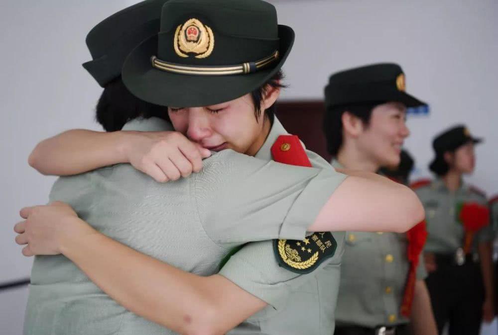 關(guān)于21式各軍種八一臂章的探討，關(guān)于各軍種八一臂章的探討，深入解析21式臂章特點(diǎn)