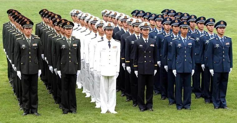 解放軍最新夾克作業(yè)服，設(shè)計(jì)特點(diǎn)與優(yōu)勢(shì)分析，解放軍最新夾克作業(yè)服設(shè)計(jì)特點(diǎn)與優(yōu)勢(shì)解析