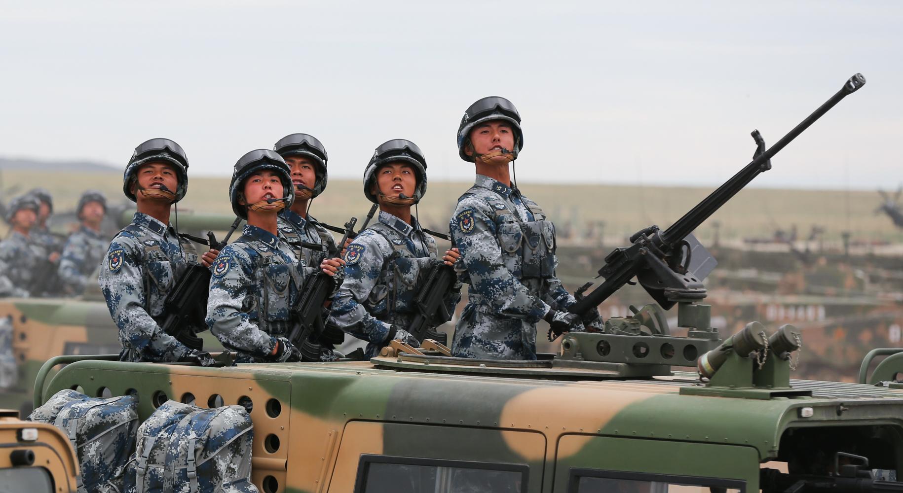 建軍90年閱兵完整版，回顧歷史，展望未來，建軍90年閱兵回顧，歷史印記與未來展望