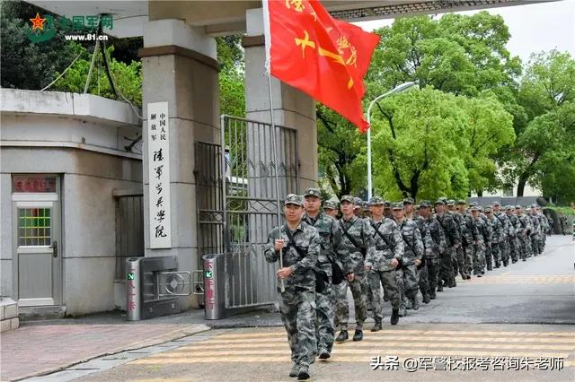 軍事院校分?jǐn)?shù)線詳解，如何把握入學(xué)門檻？，軍事院校分?jǐn)?shù)線詳解，如何把握入學(xué)門檻與提高錄取機(jī)會(huì)？