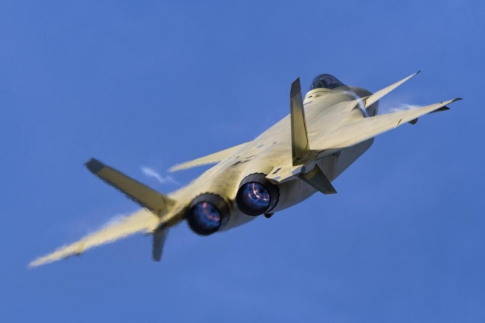 殲15戰(zhàn)斗機發(fā)動機，性能與優(yōu)勢分析，殲15戰(zhàn)斗機發(fā)動機性能與優(yōu)勢深度解析
