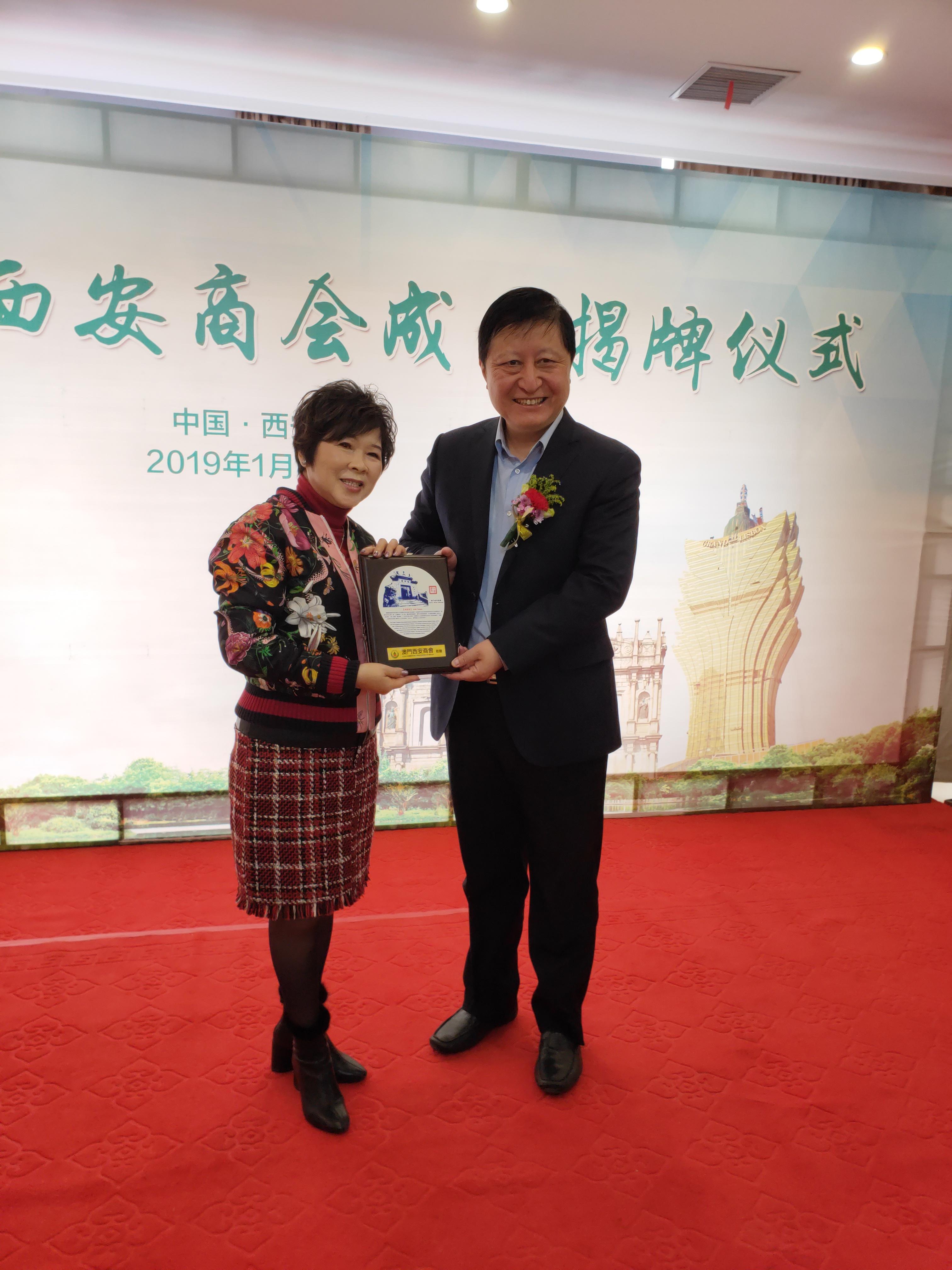 澳門一肖100準(zhǔn)免費(fèi)——揭秘彩票背后的秘密，澳門彩票揭秘，一肖預(yù)測(cè)背后的真相