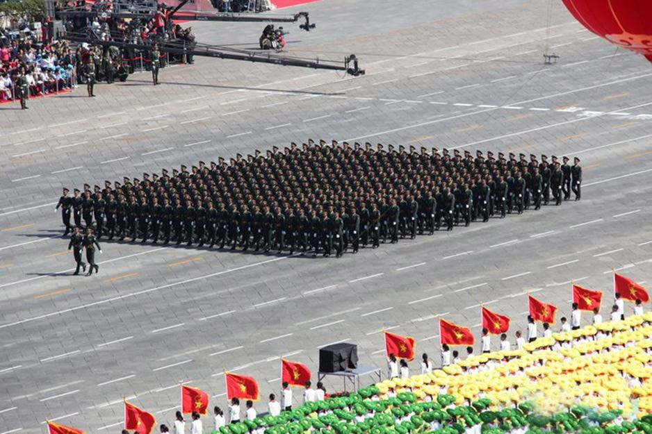 回顧歷史，紀(jì)念輝煌——2009年國慶閱兵盛典，回顧歷史，輝煌永銘——紀(jì)念2009年國慶閱兵盛典