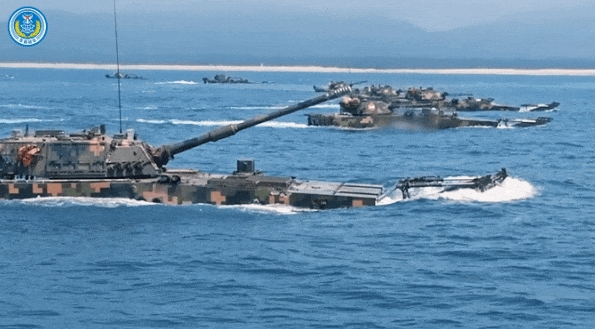 世界最新軍事動(dòng)態(tài)，全球軍事變革與技術(shù)前沿的探索，全球軍事動(dòng)態(tài)與技術(shù)前沿的探索之旅
