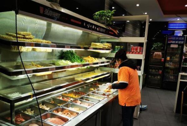 接到了一位身高達2米的客人，服務(wù)體驗的優(yōu)化與挑戰(zhàn)，身高達兩米客人的服務(wù)體驗優(yōu)化與挑戰(zhàn)