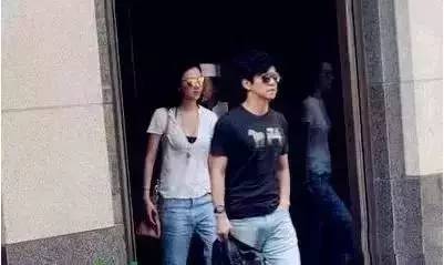 李健個(gè)人資料及簡(jiǎn)歷老婆，深度解析一位音樂才子的人生軌跡與情感世界，李健人生軌跡與情感世界揭秘，音樂才子及其妻子深度解析