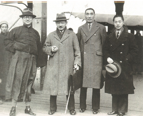 上將相當(dāng)于政府什么官，深度解析軍事官職與政府職位的對應(yīng)關(guān)系，上將相當(dāng)于政府什么官？深度解析軍事官職與政府職位的緊密關(guān)聯(lián)