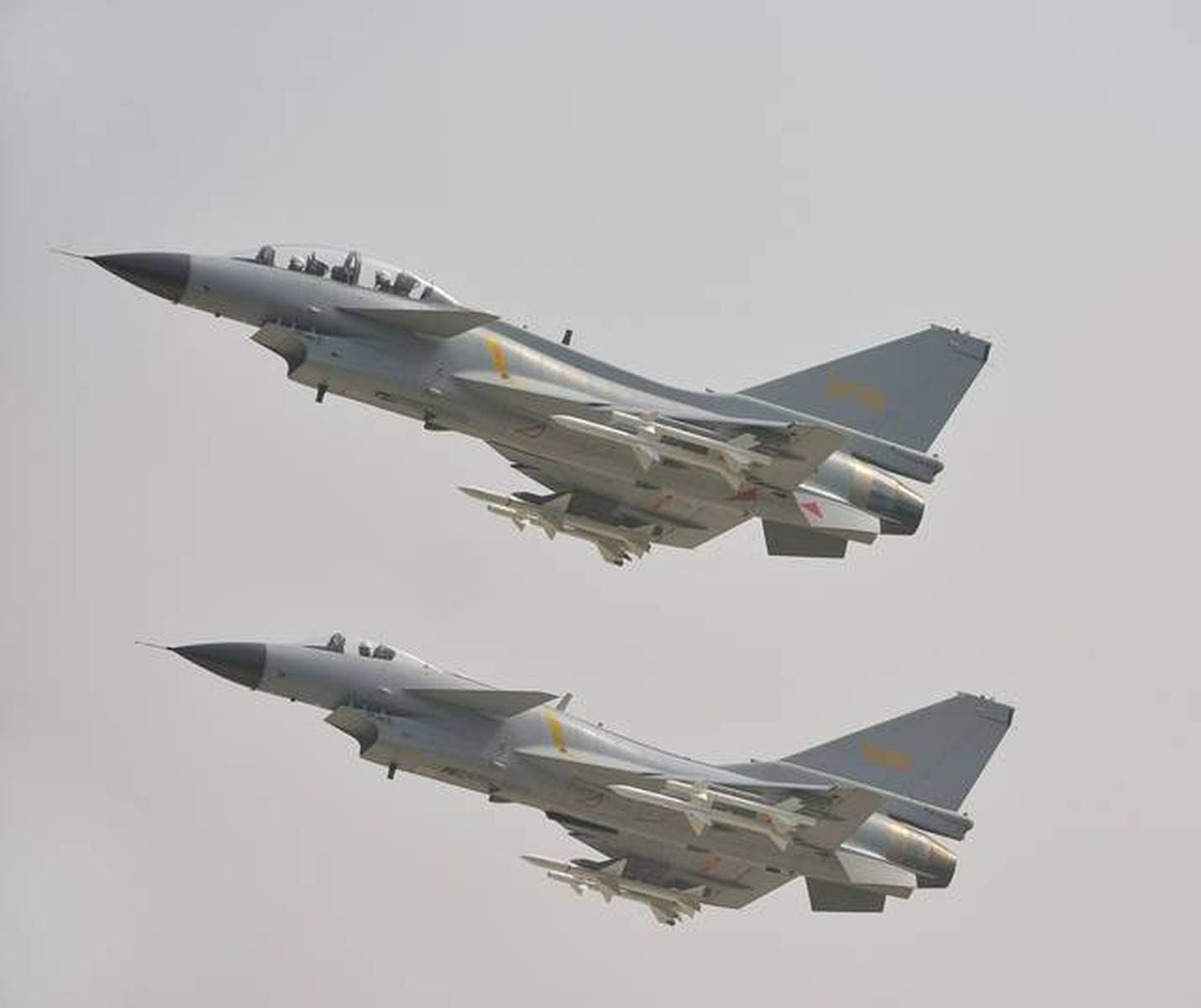 全球最丑戰(zhàn)斗機(jī)殲-10，深度解析與探討，深度解析與探討，全球最丑戰(zhàn)斗機(jī)殲-10的優(yōu)劣與挑戰(zhàn)