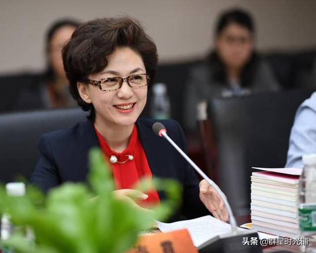 海霞個(gè)人簡(jiǎn)歷——一位杰出人才的成長(zhǎng)歷程，海霞的成長(zhǎng)歷程，一位杰出人才的奮斗與成就