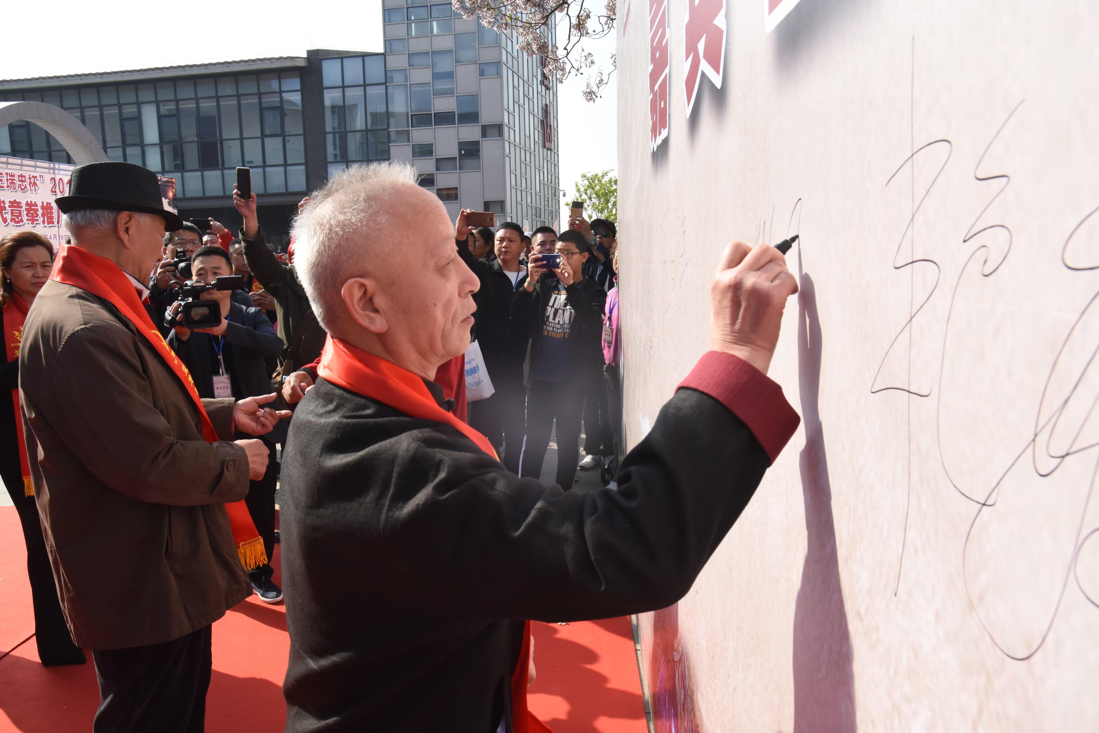 一碼一肖王中王論壇，探索與解析，一碼一肖王中王論壇，深度探索與解析