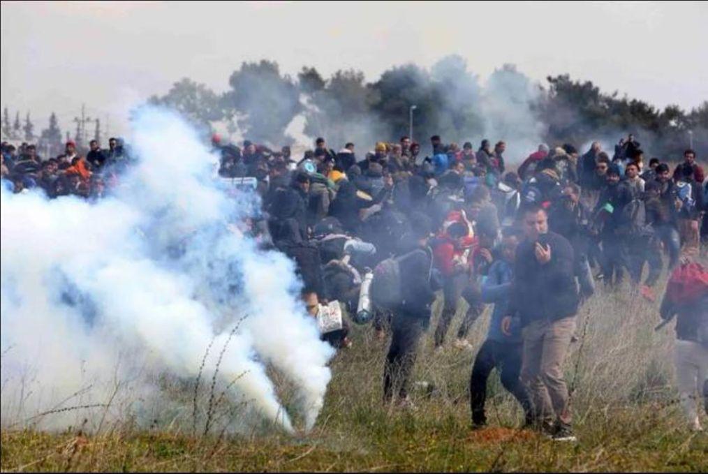 殲-20與F-16V之間的較量，真實(shí)能力與性能分析，殲-20與F-16V對決揭秘，真實(shí)能力與性能深度分析